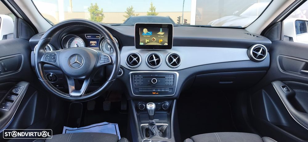 Mercedes-Benz GLA 180 CDI Urban - 13