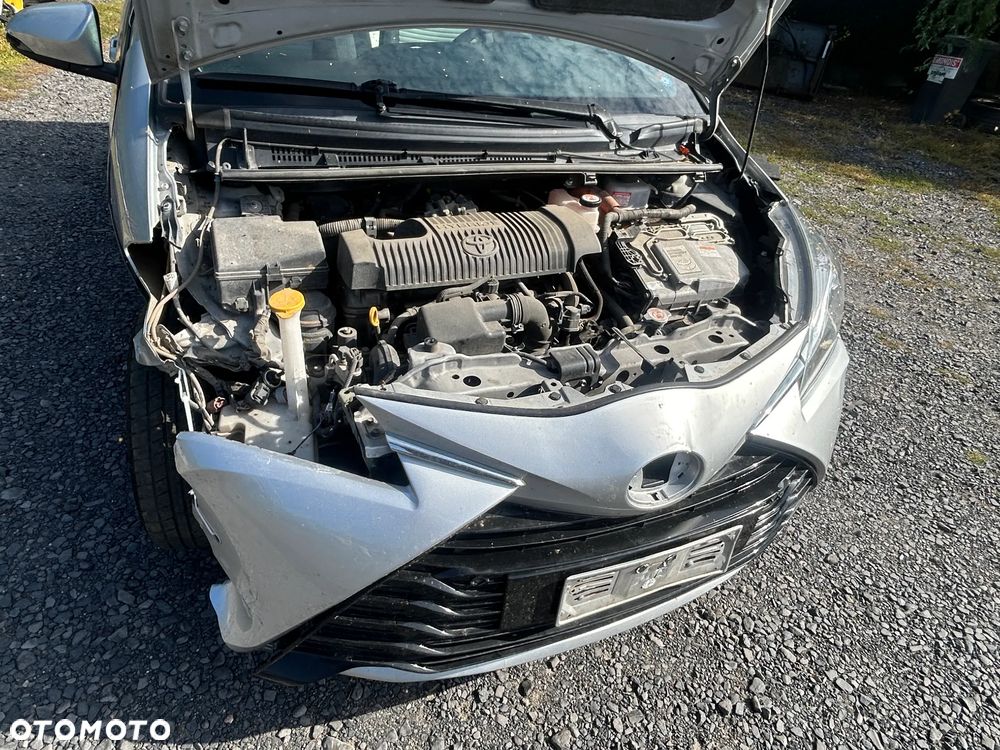 Toyota Yaris Hybrid 100 Dynamic EU6 - 12