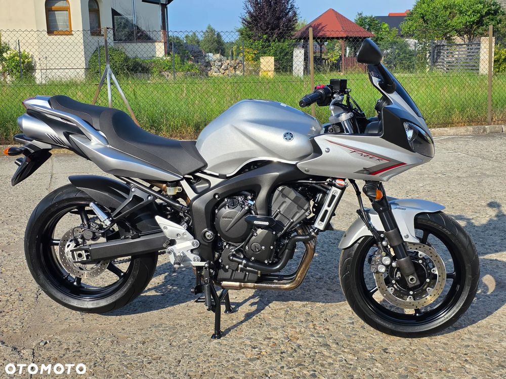 Yamaha FZ6 - 1