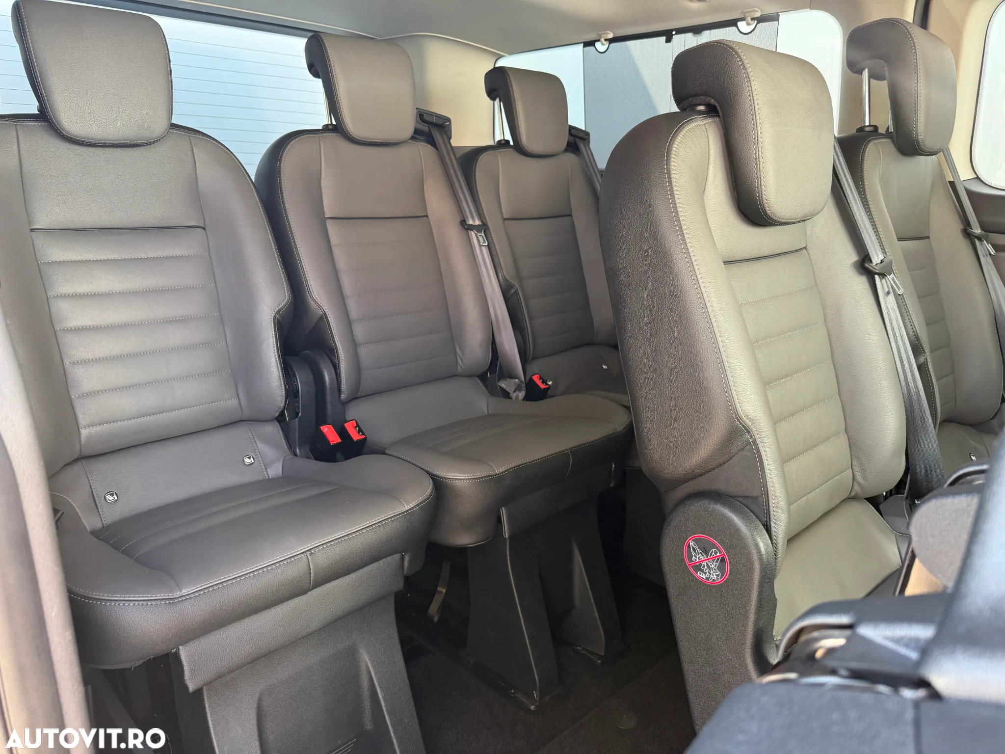 Ford Tourneo Custom Bus 320 2.0 EcoBlue 185 CP L2H1 Titanium Aut. - 14