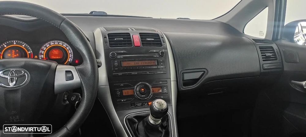 Toyota Auris 1.4 D-4D Sol - 47