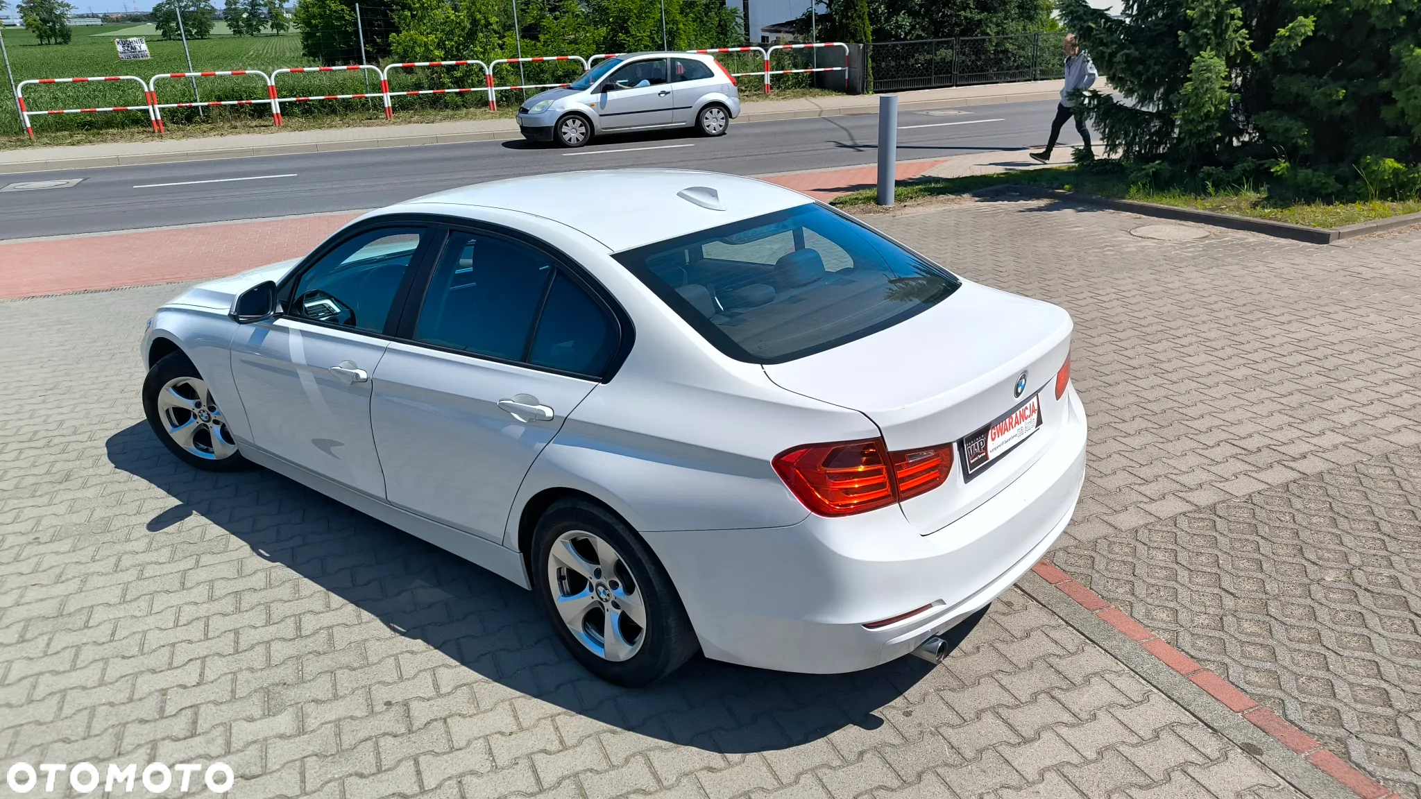 BMW Seria 3 320d - 9