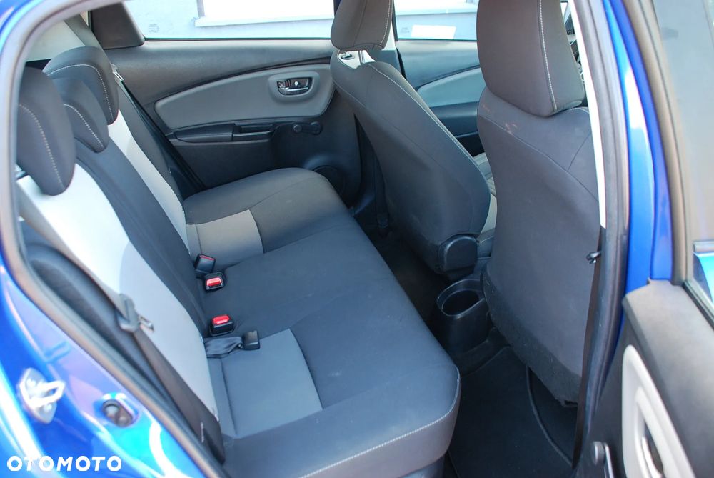 Toyota Yaris Hybrid 100 Life - 24