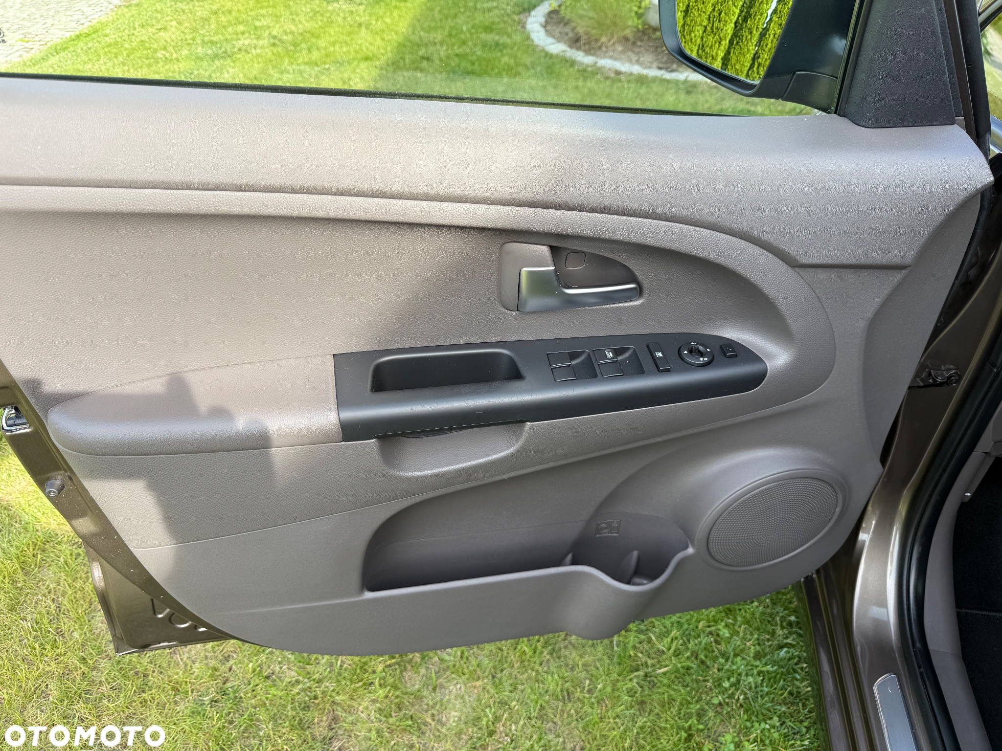 Kia Venga 1.6 CVVT Platinum Edition - 9