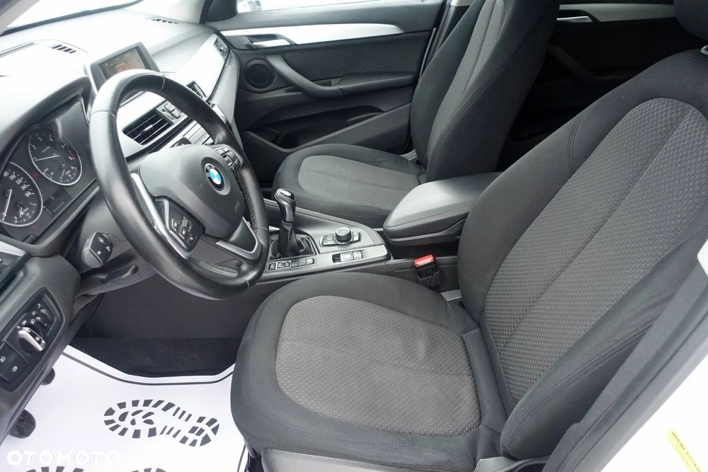BMW X1 xDrive18d - 12