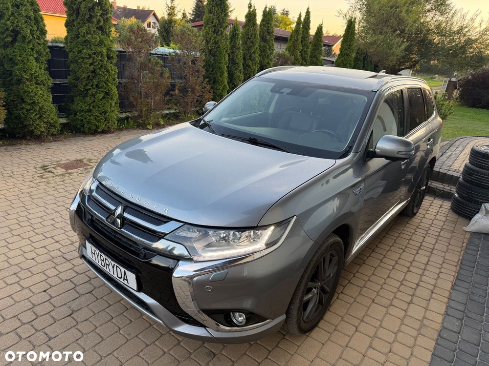 Mitsubishi Outlander Intense + - 21