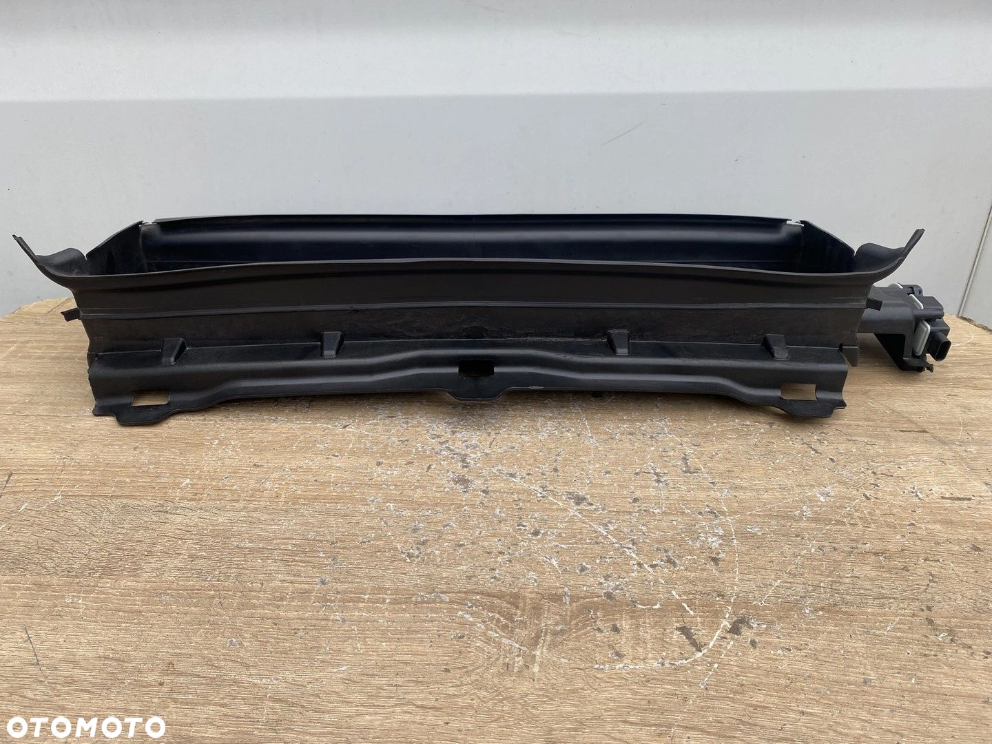 WLOT KIEROWNICA POWIETRZA DOLNA VOLVO S60 II III 32296967 - 2