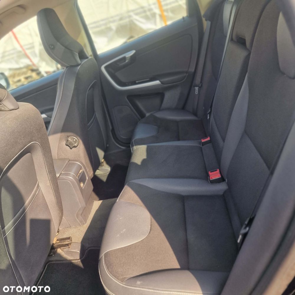 Volvo XC 60 2.0T Momentum - 4
