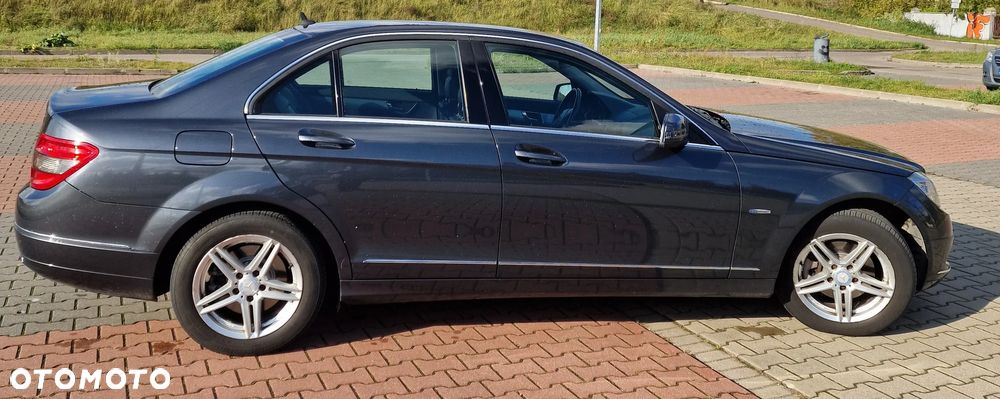 Mercedes-Benz Klasa C 200 CGI BlueEff Avantgarde - 6
