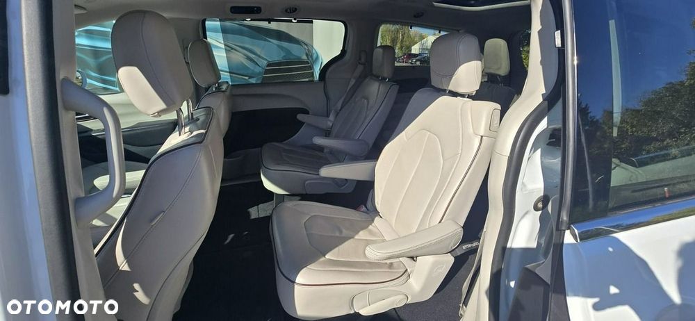 Chrysler Pacifica - 18