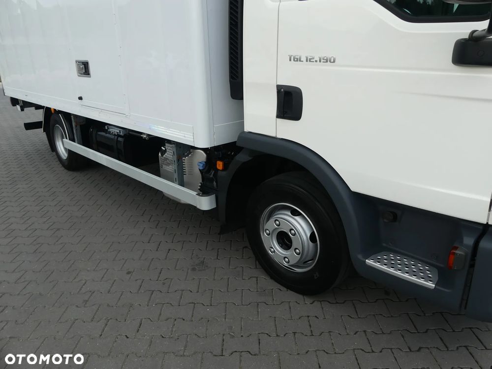 MAN TGL 12.190 / EURO 6 / KONTENER + WINDA / NISKI PRZEBIEG / - 17