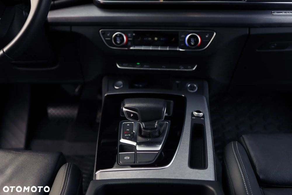 Audi Q5 55 TFSIe quattro S tronic S line - 32