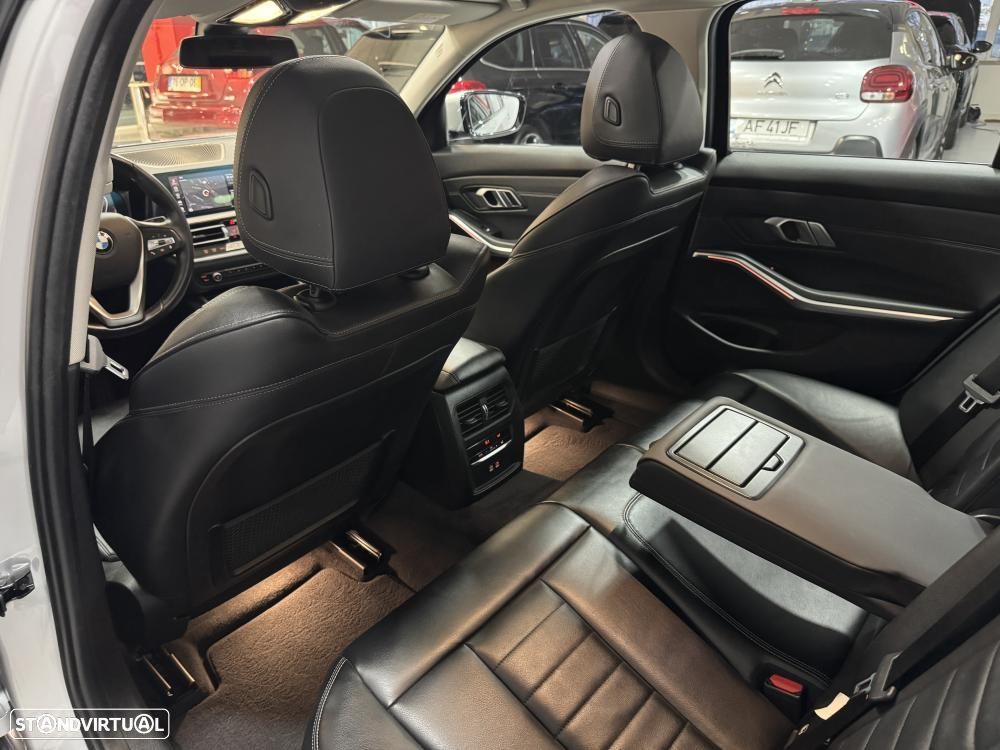 BMW 318 d Aut. Sport Line - 47