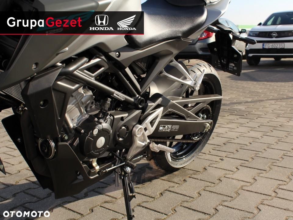 Honda CB - 11