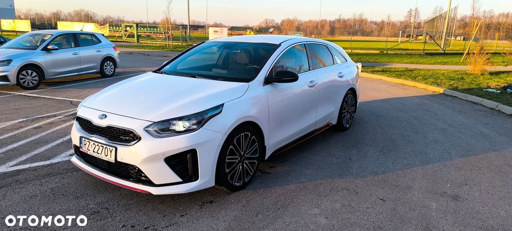 Kia ProCeed - 2