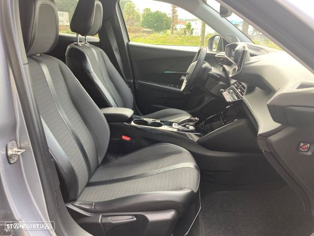 Peugeot e-2008 50 kWh Allure Pack - 37