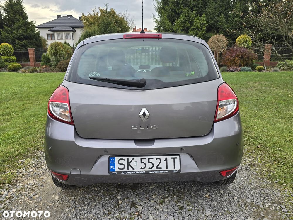 Renault Clio 1.2 16V Alize - 11
