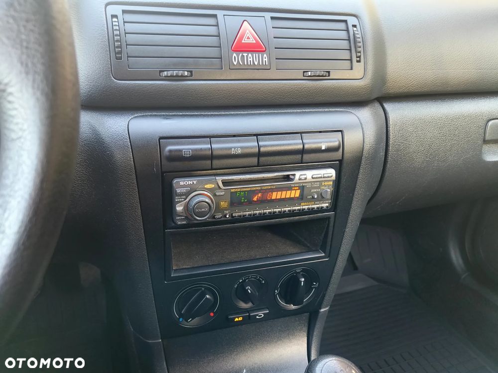 Skoda Octavia 1.9 TDI Tour - 12