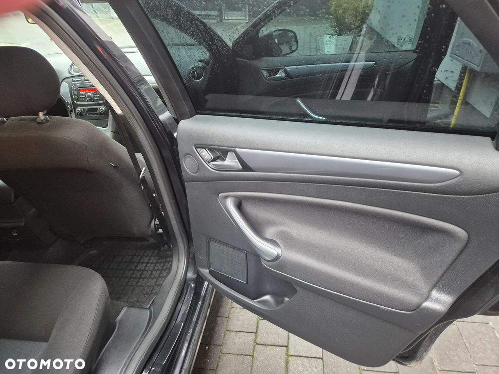 Ford Mondeo 2.0 TDCi Trend - 13