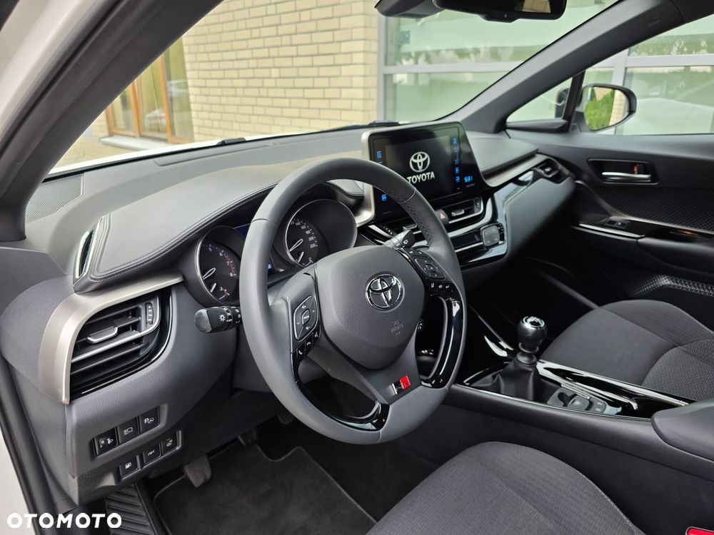 Toyota C-HR - 16