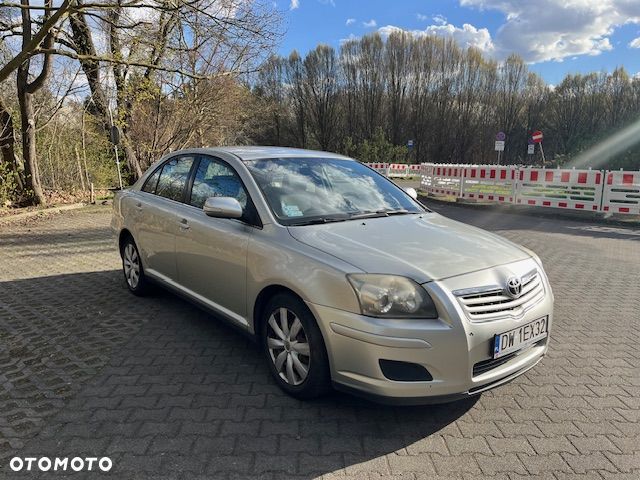 Toyota Avensis 2.0 D-4D Luna - 1