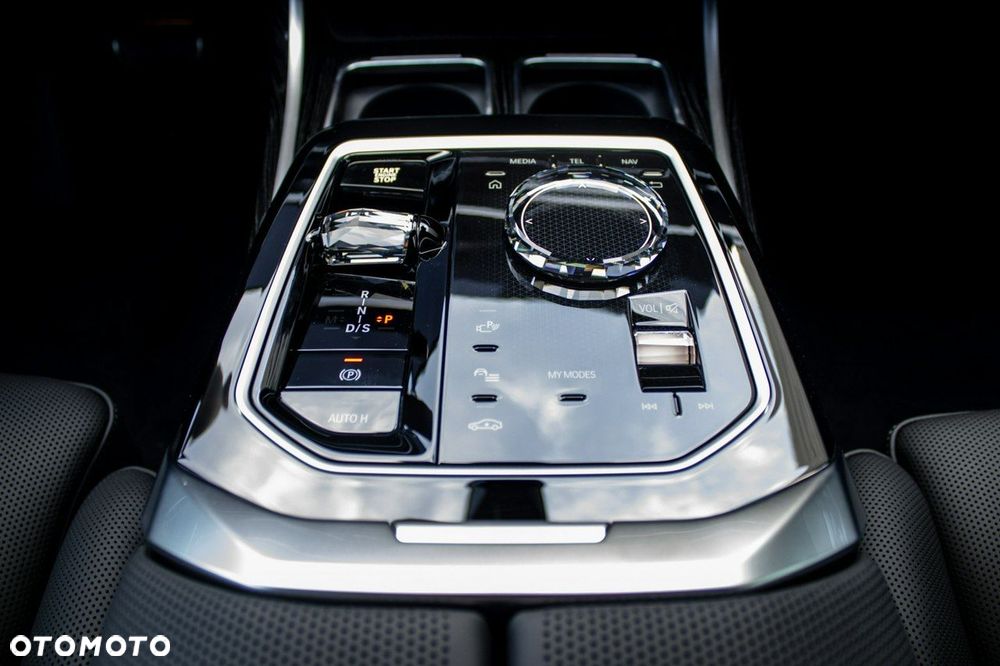 BMW Seria 7 - 24