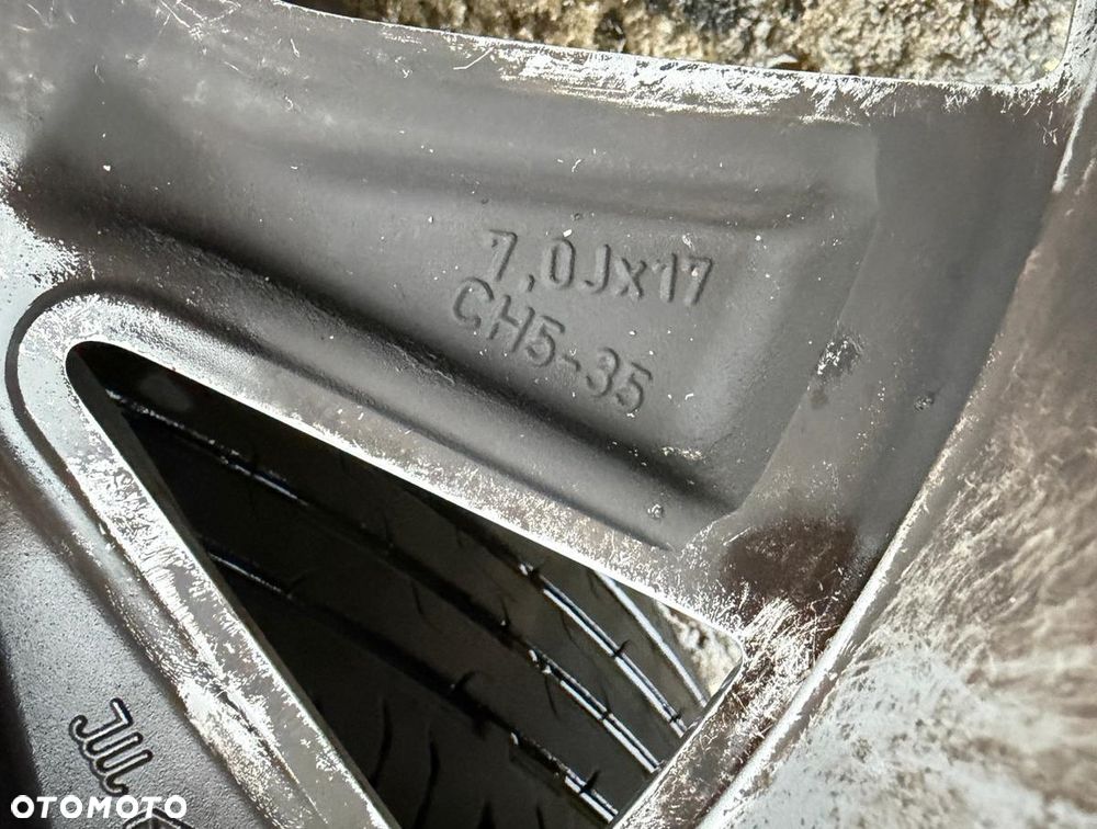 Felgi 17' koła Renault Captur II 5x114,3 ET35 7.0Jx17 centr 66,1 OE - 10