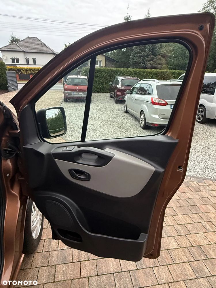 Renault TRAFIC - 12