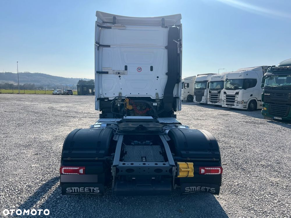 Mercedes-Benz Actros - 6