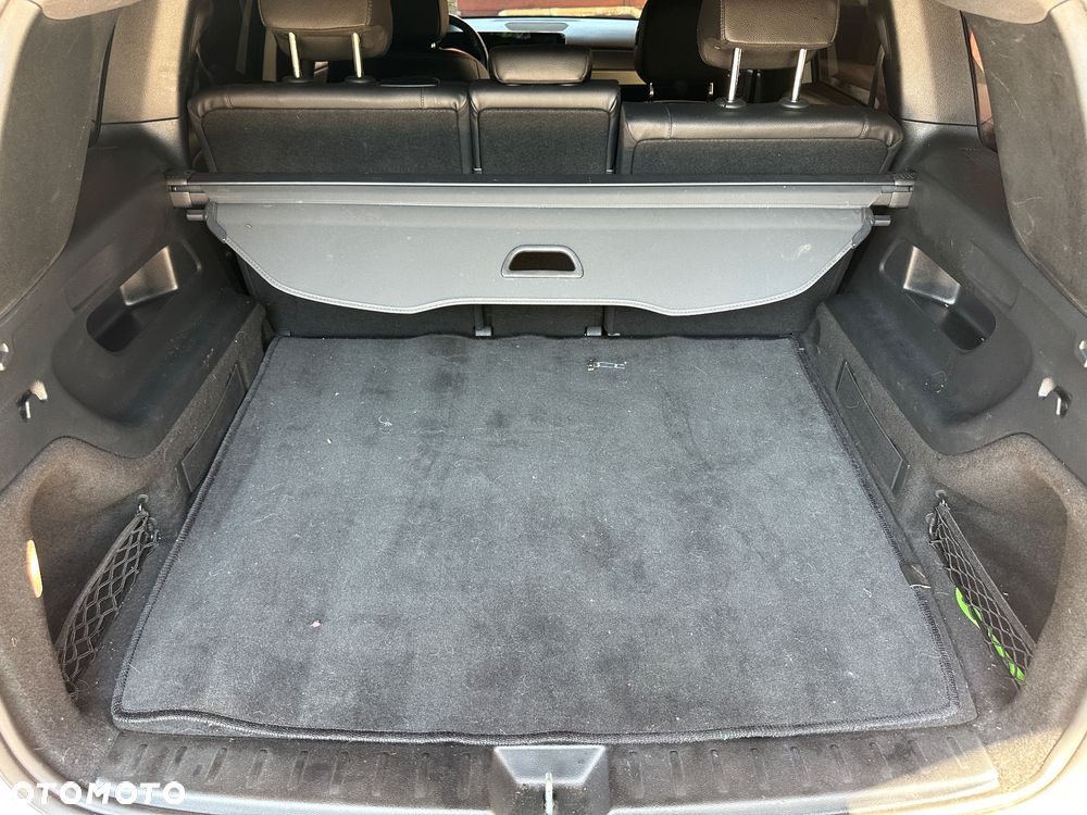 Mercedes-Benz GLB 250 4Matic 8G-DCT - 15