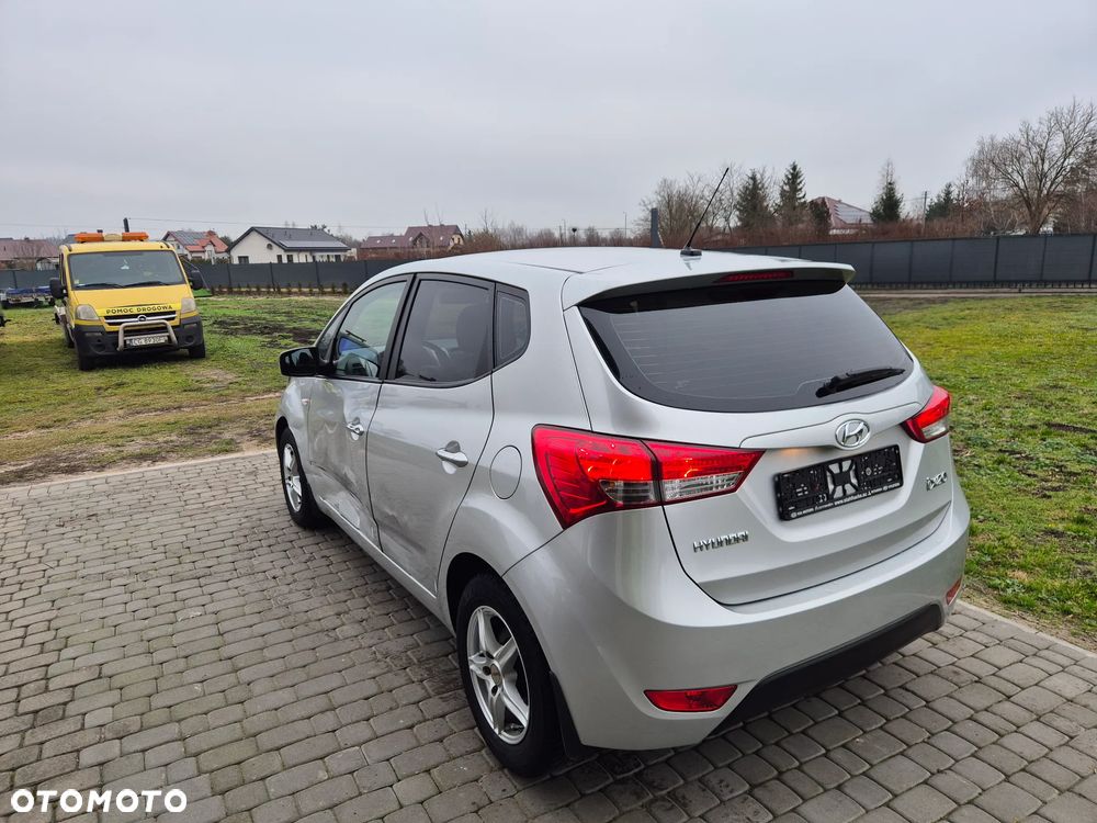 Hyundai ix20 1.6 blue YES Silver - 4