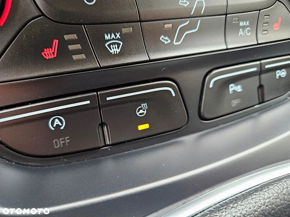 Ford Kuga - 30