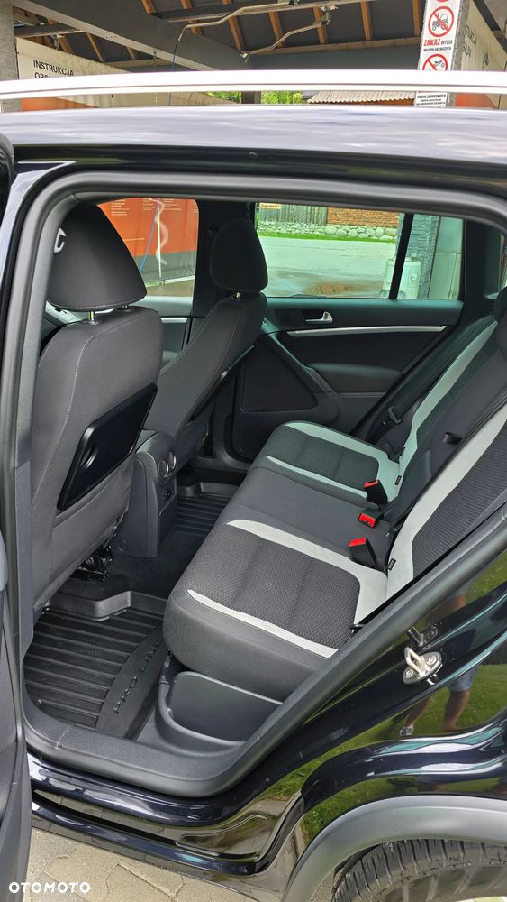 Volkswagen Tiguan 2.0 TDI 4Mot Perfectline R-Style - 8