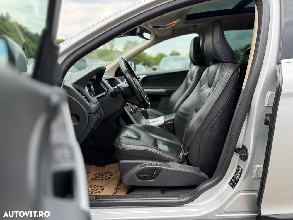 Volvo XC 60 D5AWD Ocean Race - 20