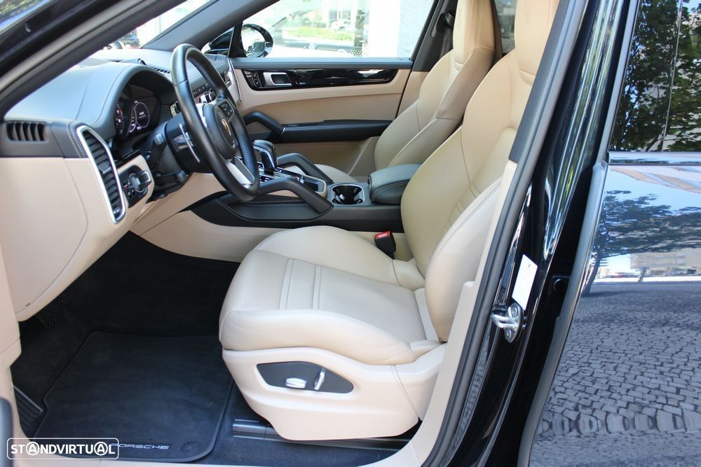 Porsche Cayenne Coupé E-Hybrid - 18