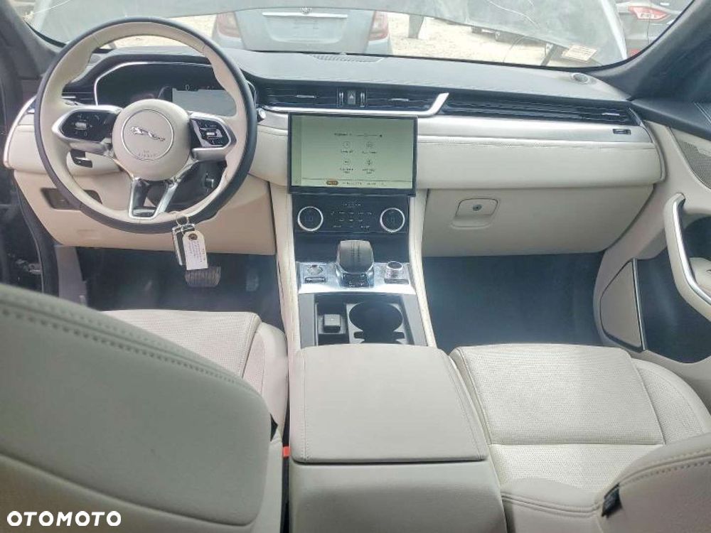 Jaguar F-Pace - 9
