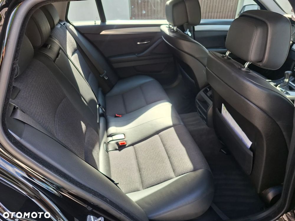 BMW Seria 5 528i - 15