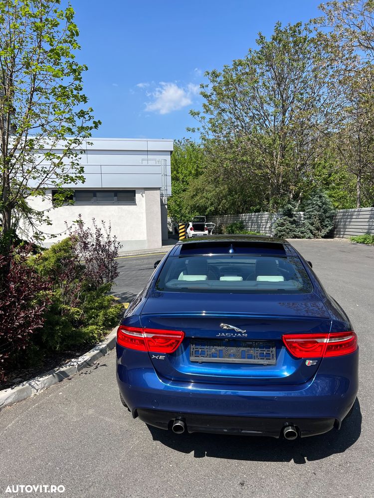 Jaguar XE - 3