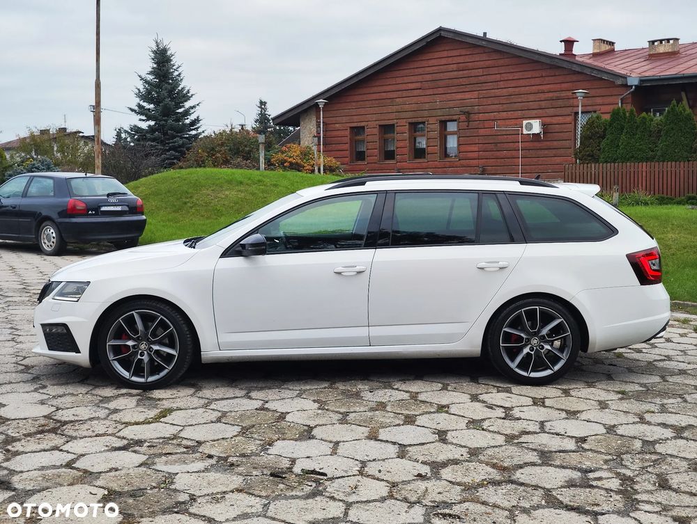 Skoda Octavia 2.0 TDI DSG RS - 36