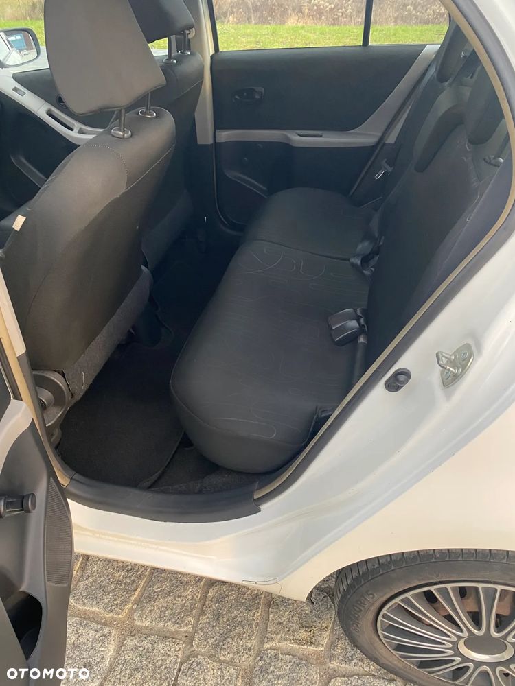 Toyota Yaris 1.0 Terra EU5 - 12