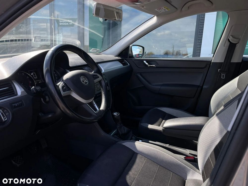 Skoda RAPID 1.2 TSI Ambition - 13