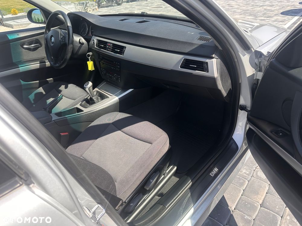 BMW Seria 3 - 22