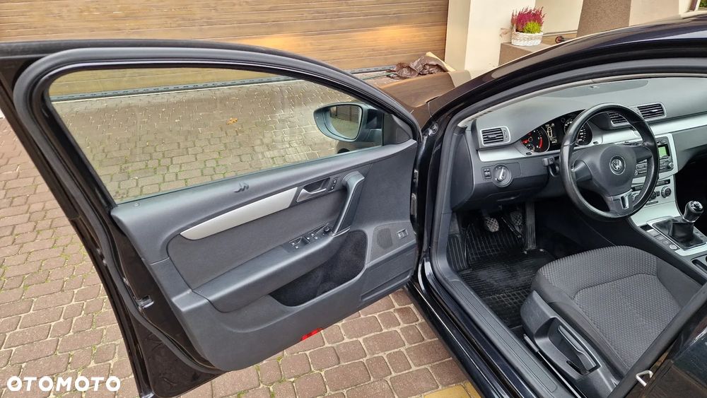 Volkswagen Passat 1.6 TDI BMT Trendline - 9