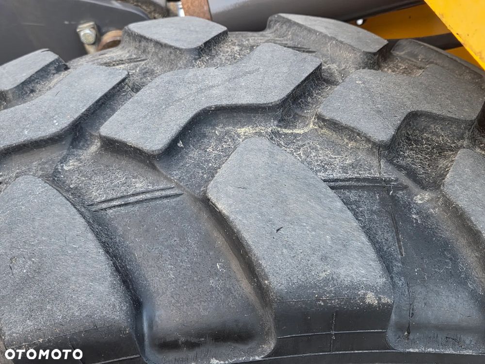 Volvo L30G - 11