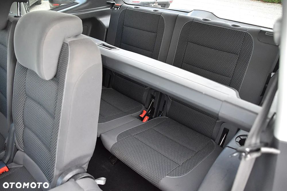 Volkswagen Touran 2.0 TDI DPF Comfortline - 22