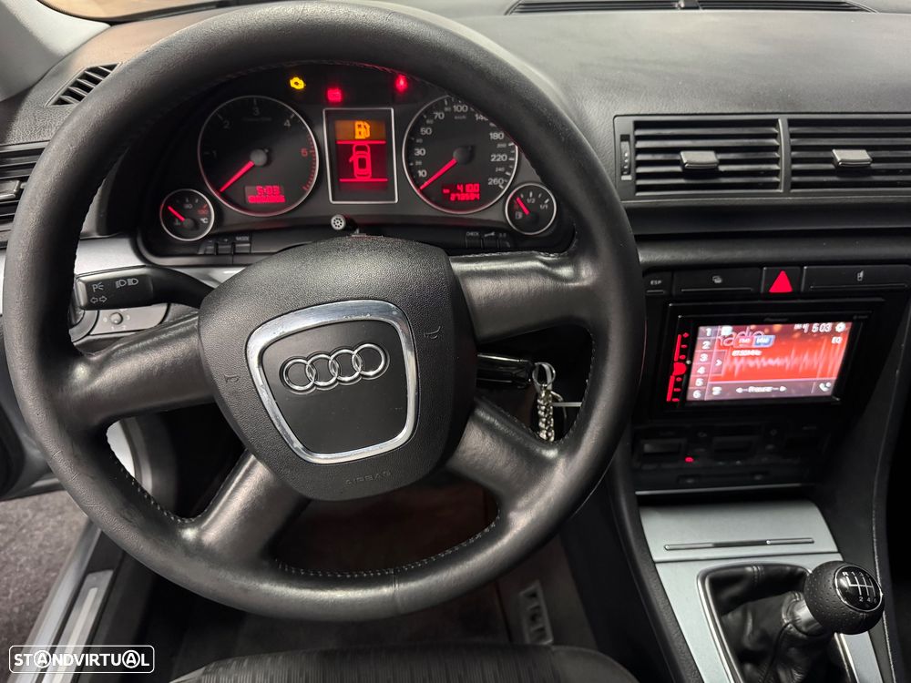 Audi A4 2.0 TDI exclusive - 25