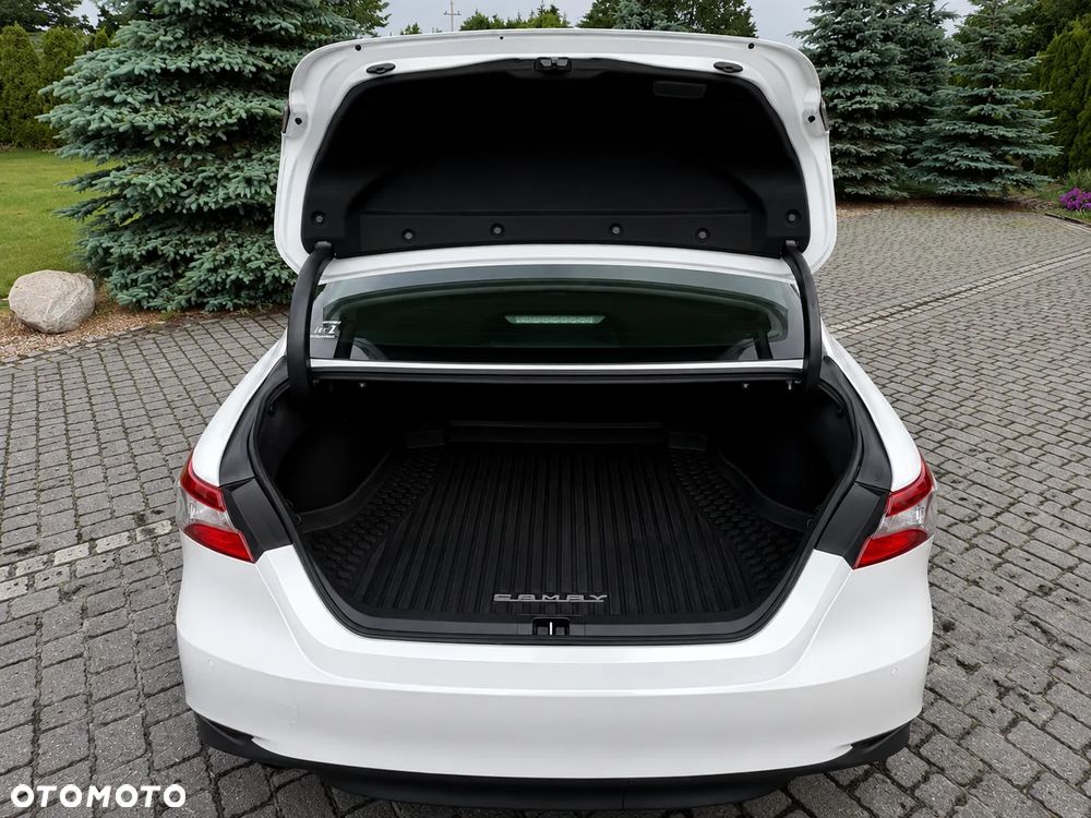 Toyota Camry 2.5 Hybrid Prestige CVT - 22