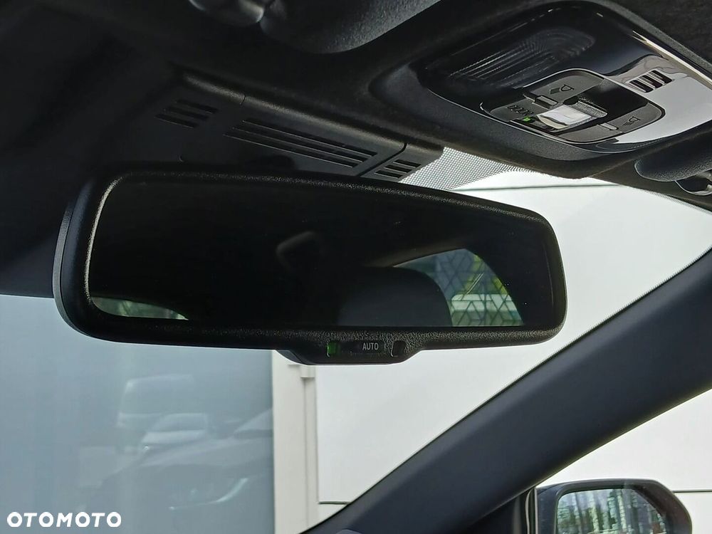 Toyota Yaris Hybrid 1.5 GR Sport - 35