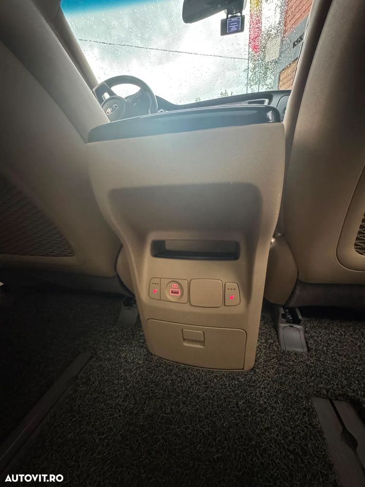 Kia Carnival - 20