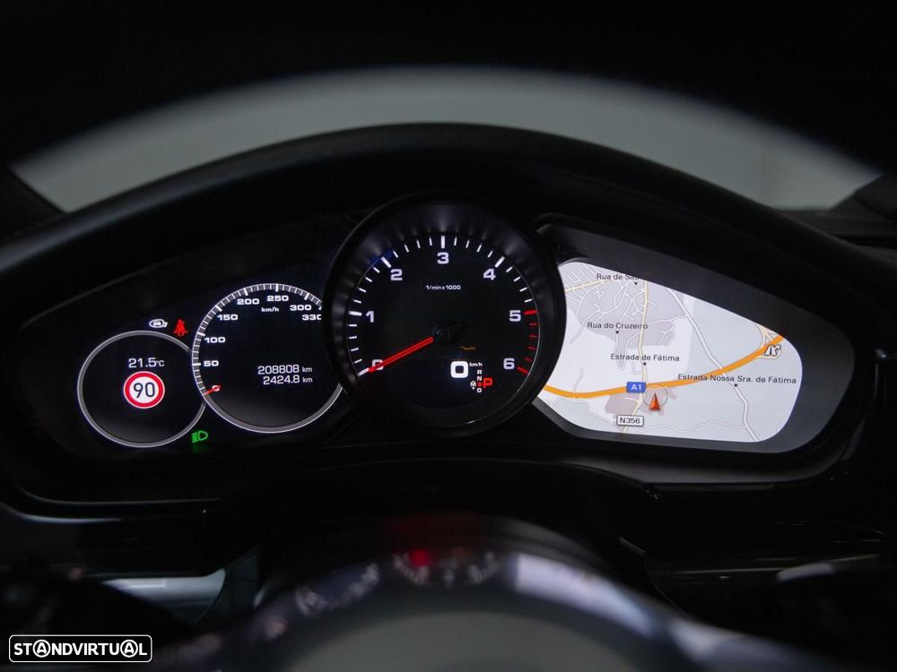 Porsche Panamera 4 S - 34